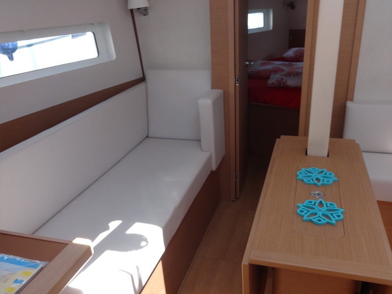 Sun Odyssey 380 Gebraucht-Yacht von Trend Travel Yachting Salon.jpg